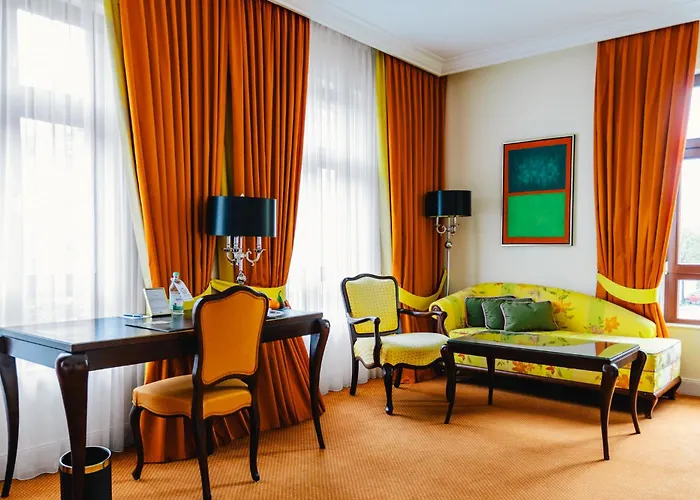 Relais & Chateaux Buelow Palais